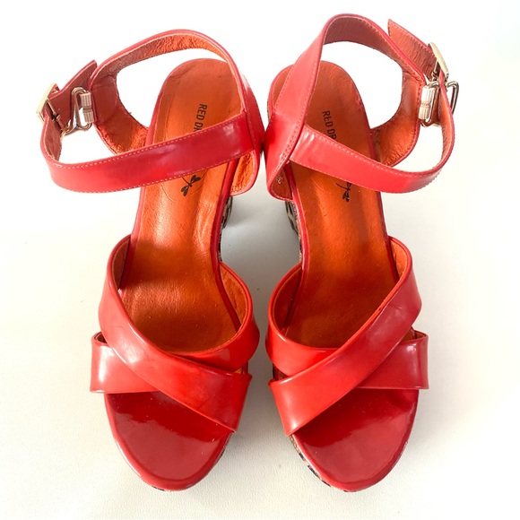 Red Dragonfly Platform Wedge Animal Print Red Heeled Sandals 7 Womens Shoes - Picture 3 of 16